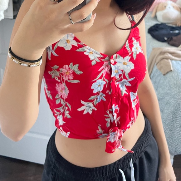 H&M RED FLORAL CROPPED TIE TANK TOP - Picture 2 of 8
